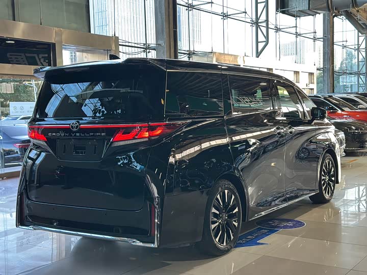 Toyota Vellfire, 2024 — фото 4 из 9