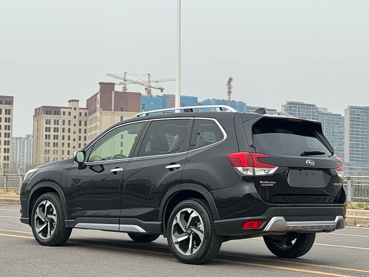 Subaru Forester, 2023 — фото 8 из 9