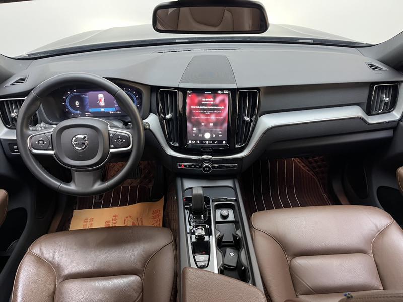 Volvo XC60, 2021 — фото 10 из 12