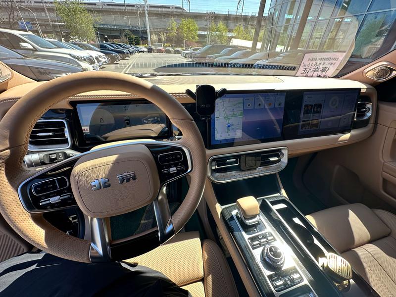 BAIC Beijing BJ60 Hybrid, 2025 — фото 9 из 12