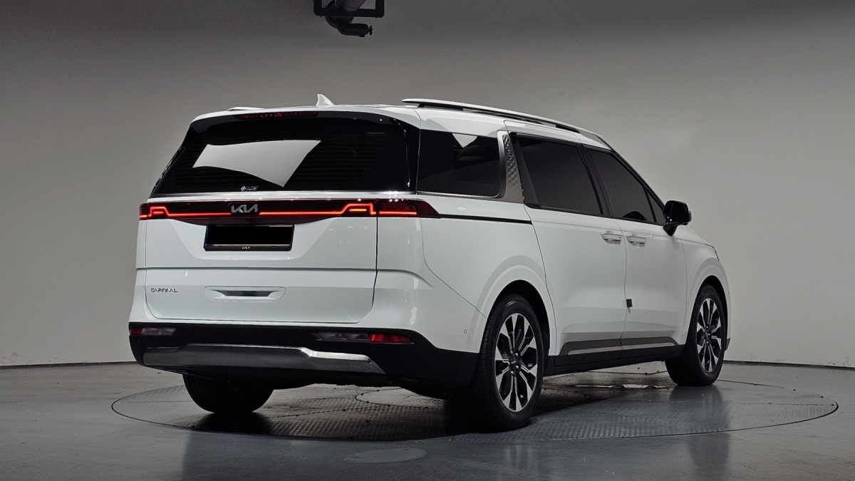 Kia Carnival, 2022 — фото 2 из 12