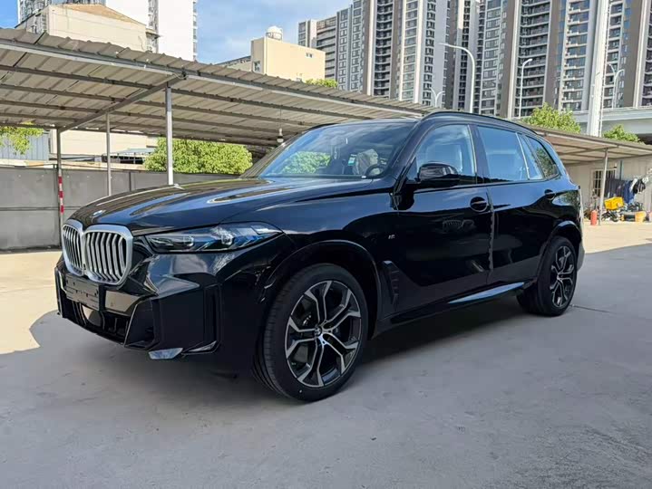 BMW X5, 2026 — купить в Саратове под ключ