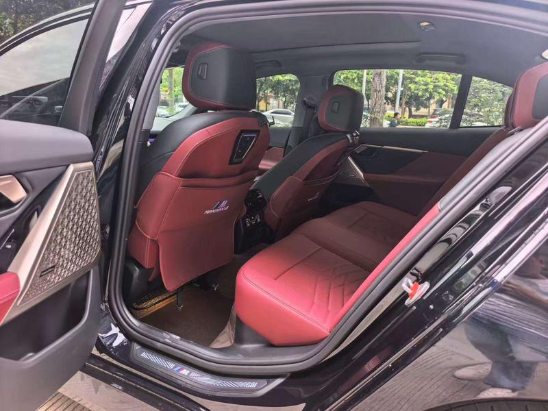 BMW 5 Series, 2025 — фото 8 из 9