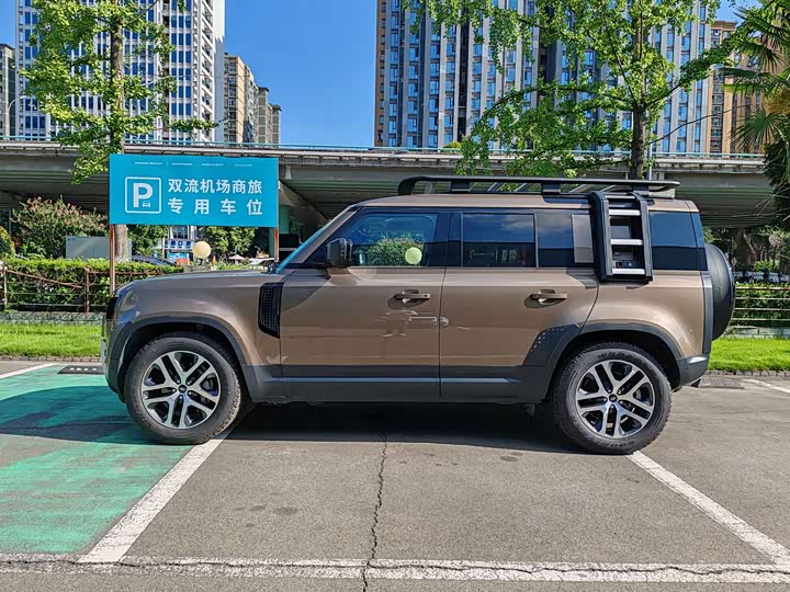 Land Rover Defender, 2024 — фото 4 из 9