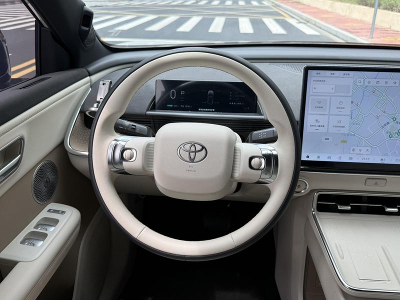Toyota bZ3X, 2025 — фото 10 из 12