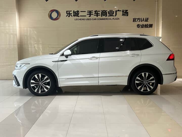 Volkswagen Tiguan L Pro, 2024 — фото 4 из 9