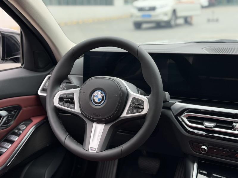 BMW i3, 2023 — фото 7 из 10