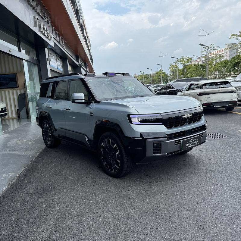 BYD FangChengBao Leopard 8, 2025 — фото 2 из 12