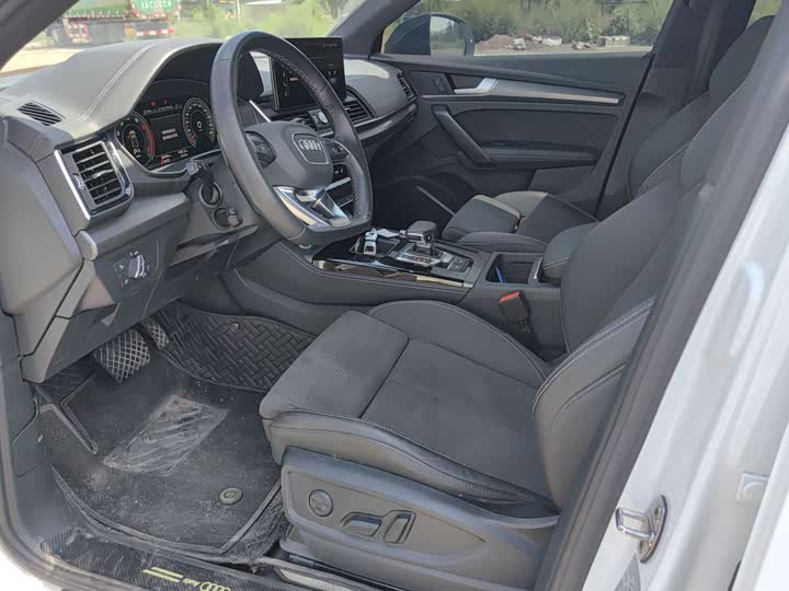 Audi Q5L Sportback, 2023 — фото 9 из 9