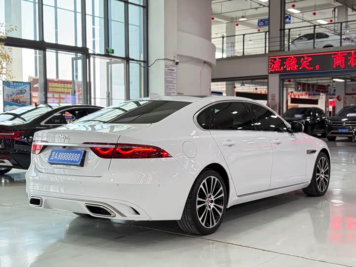 Jaguar XF L, 2025 — фото 4 из 9
