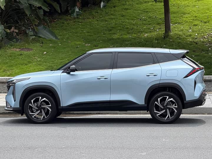 Geely Atlas, 2024 — фото 7 из 9