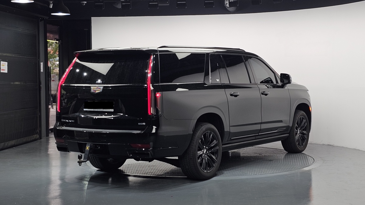 Cadillac Escalade, 2022 — фото 2 из 12