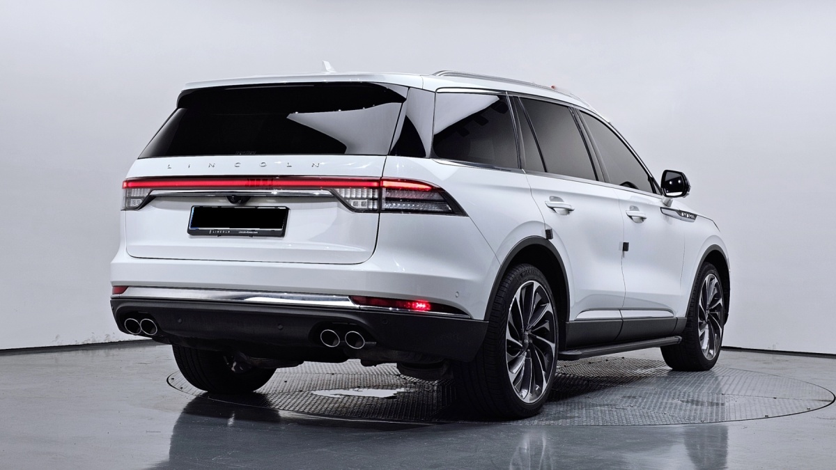 Lincoln Aviator, 2023 — фото 2 из 12