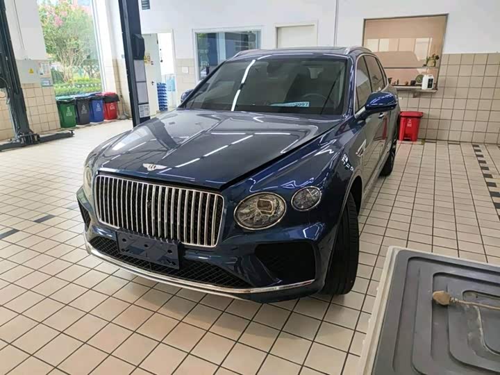 Bentley Bentayga, 2024 — купить в Ярославле под ключ