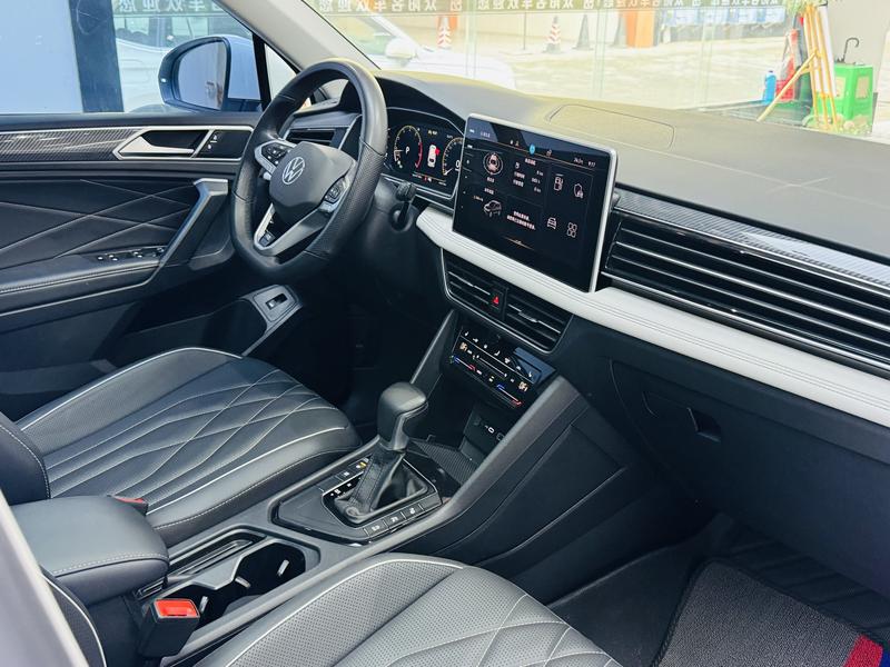 Volkswagen Tiguan L Pro, 2023 — фото 9 из 12