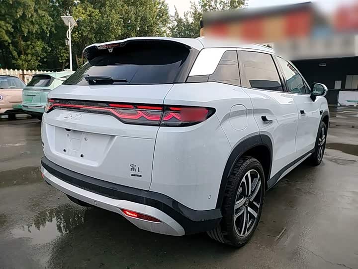 BYD Song L DM-i Hybrid, 2026 — фото 7 из 9