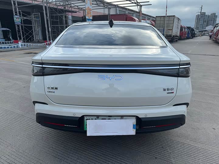 BYD Seal 07 DM-i Hybrid, 2025 — фото 5 из 9