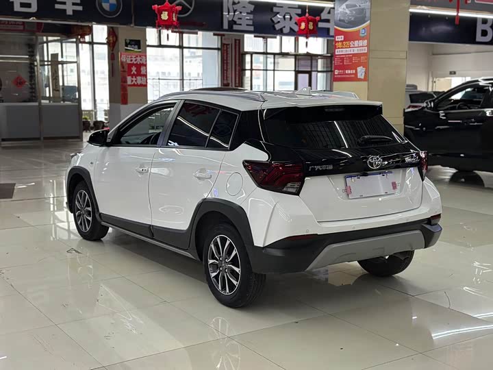 Toyota Yaris L Hatchback, 2022 — фото 7 из 9
