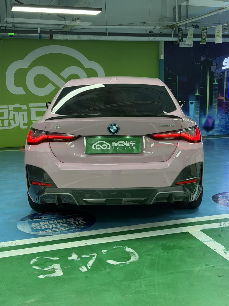 BMW i4, 2022 — фото 6 из 12