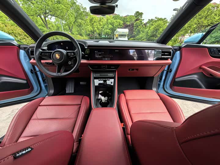 Porsche Macan EV, 2025 — фото 6 из 9