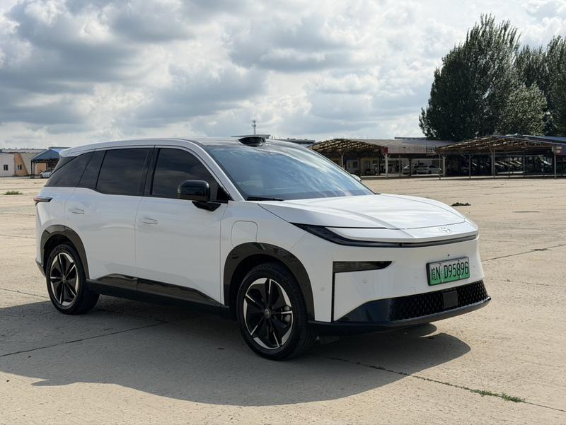 Toyota bZ3X, 2024 — фото 3 из 12