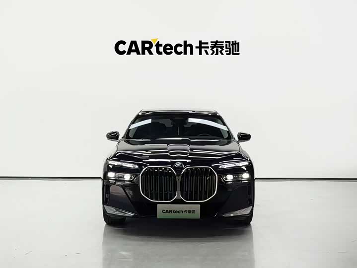 BMW i7, 2024 — фото 2 из 9