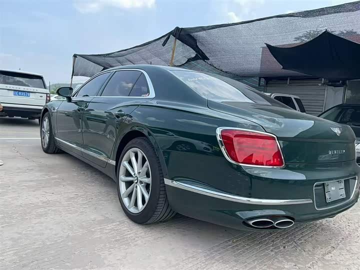 Bentley Flying Spur, 2023 — фото 2 из 5