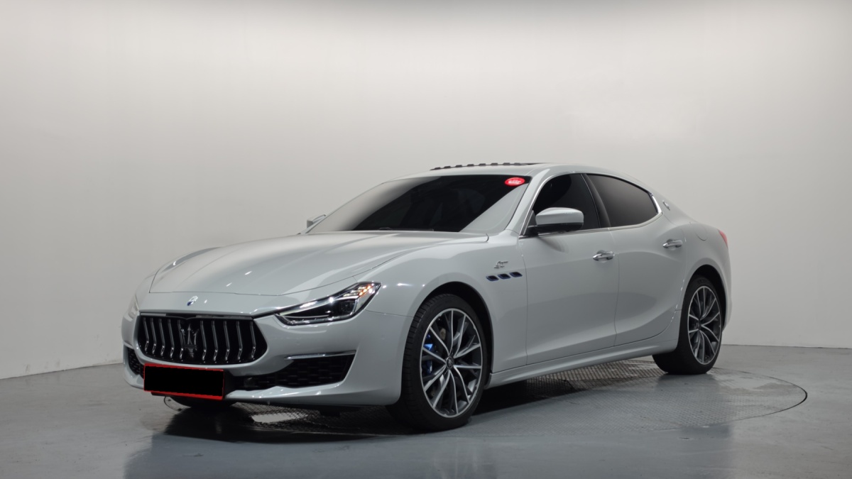 Maserati Ghibli, 2021 — фото 3 из 12