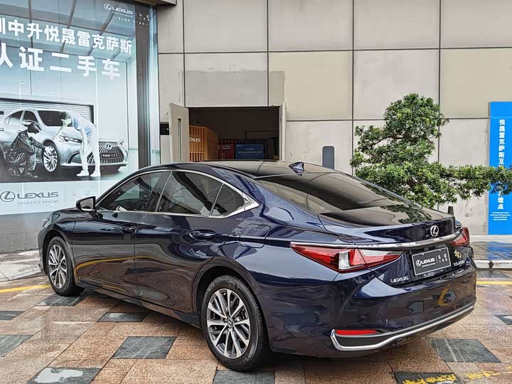 Lexus ES, 2024 — фото 6 из 9