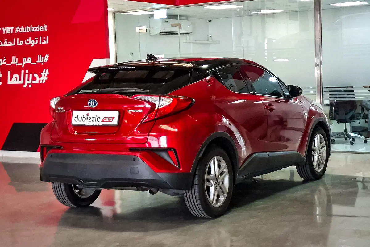 Toyota C-HR, 2023 — фото 6 из 10