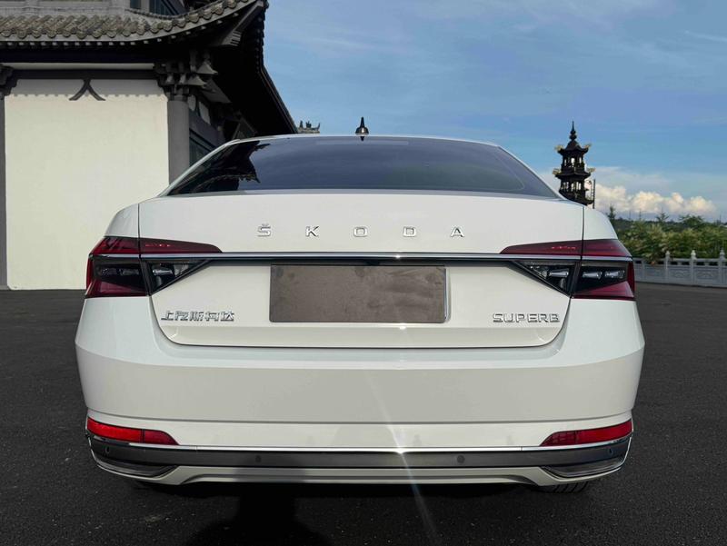 Skoda Superb, 2023 — фото 5 из 12