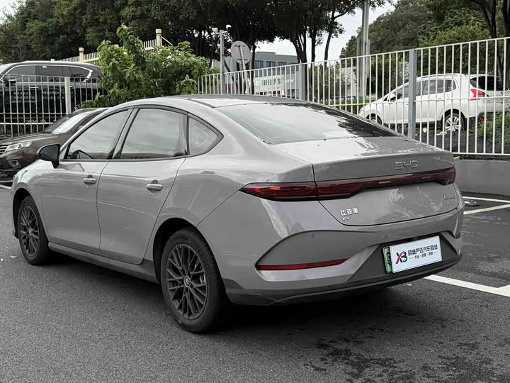 BYD Qin Plus, 2026 — фото 6 из 9