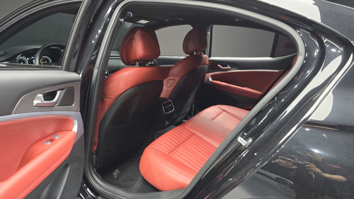 Genesis G70, 2023 — фото 11 из 12