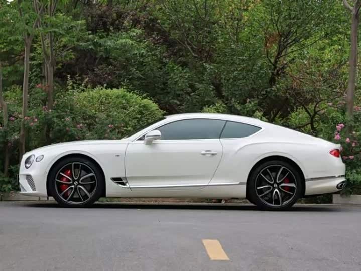 Bentley Continental GT, 2022 — фото 8 из 9