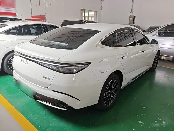 BYD Seal 07 DM-i Hybrid, 2025 — фото 7 из 9