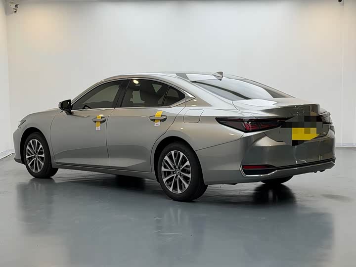 Lexus ES, 2025 — фото 4 из 9