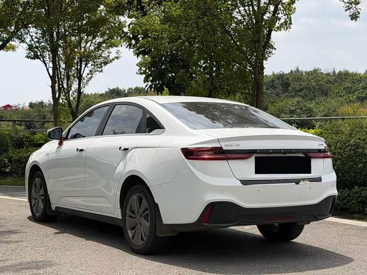 Geely Geometry A, 2022 — фото 7 из 9