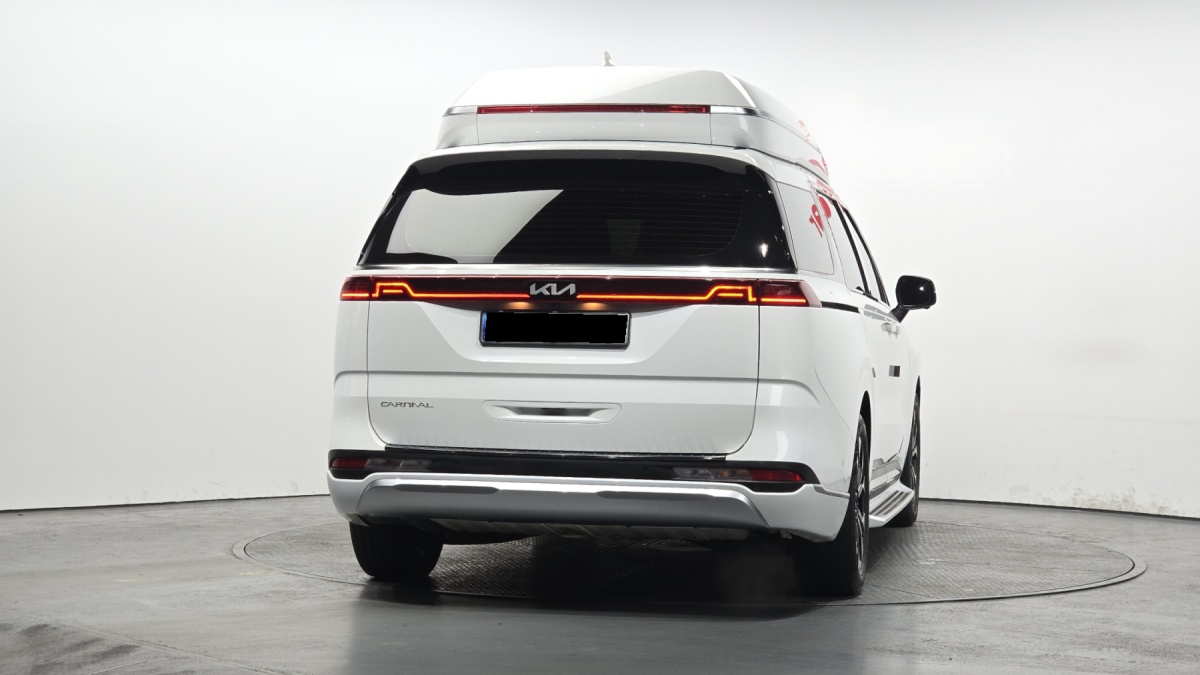 Kia Carnival, 2023 — фото 4 из 12
