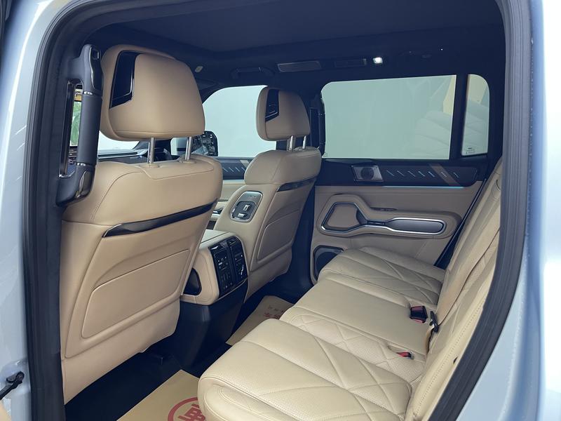 BYD FangChengBao Leopard 8, 2024 — фото 7 из 9