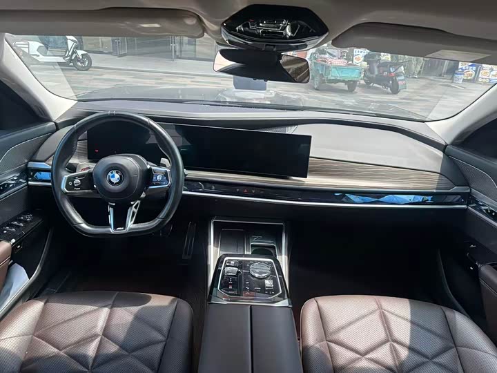 BMW 7 Series, 2023 — фото 7 из 9