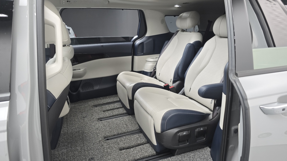 Kia Carnival, 2024 — фото 11 из 12
