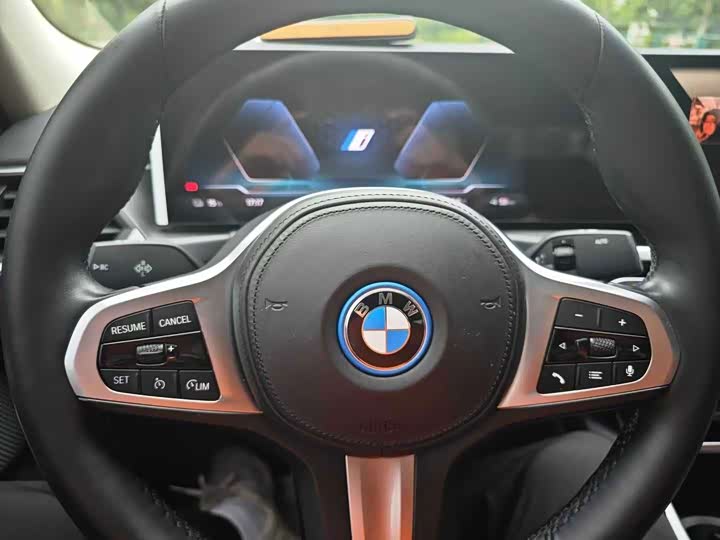 BMW i3, 2023 — фото 6 из 9