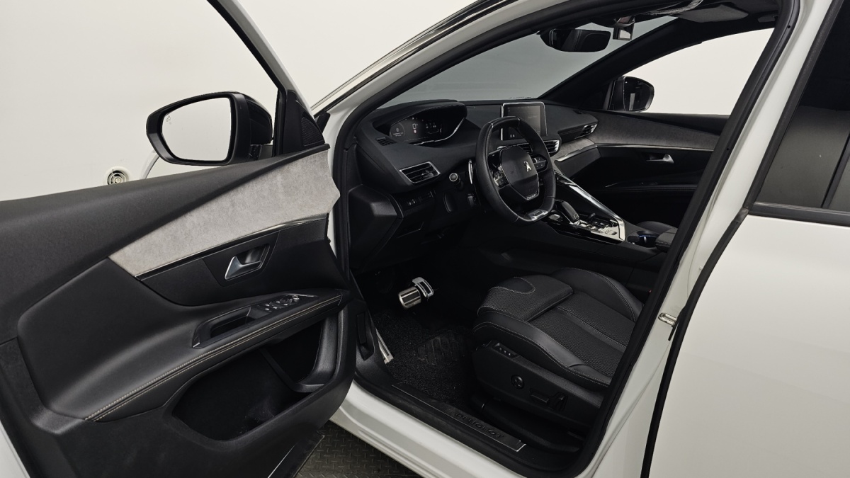 Peugeot 5008, 2022 — фото 10 из 12