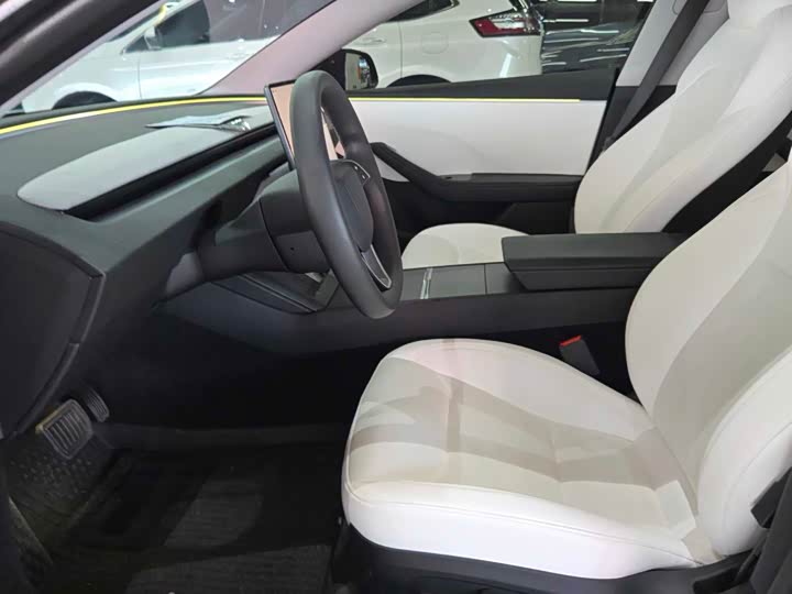 Tesla Model 3, 2023 — фото 7 из 9
