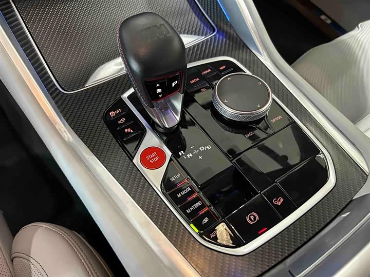 BMW XM, 2024 — фото 10 из 12