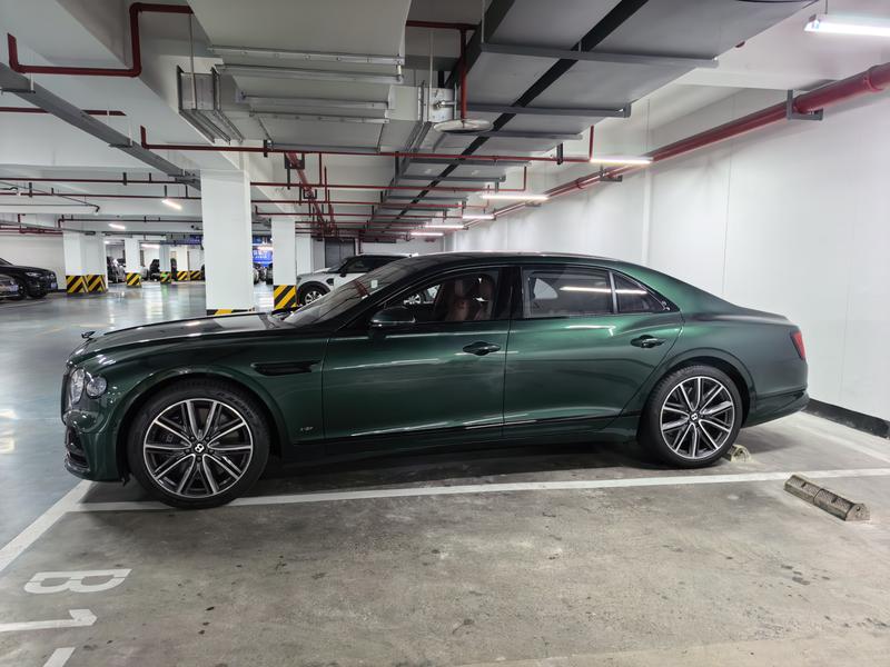 Bentley Flying Spur, 2021 — фото 2 из 8