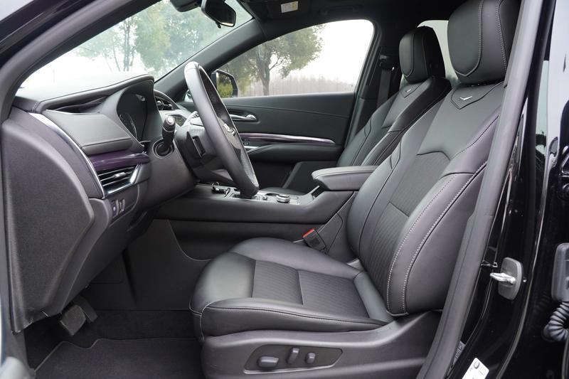 Cadillac XT4, 2022 — фото 10 из 12