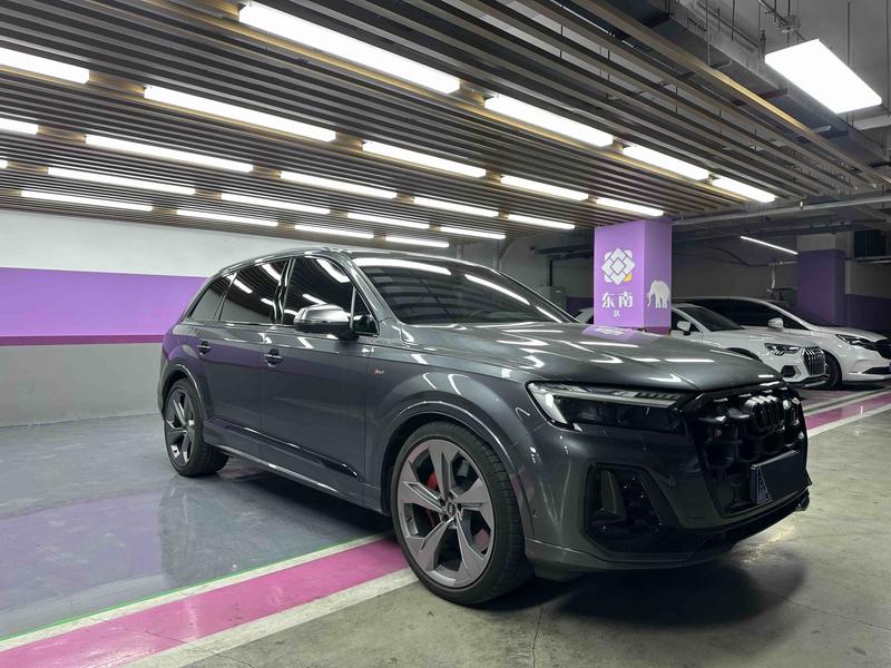 Audi SQ7, 2024 — фото 3 из 10