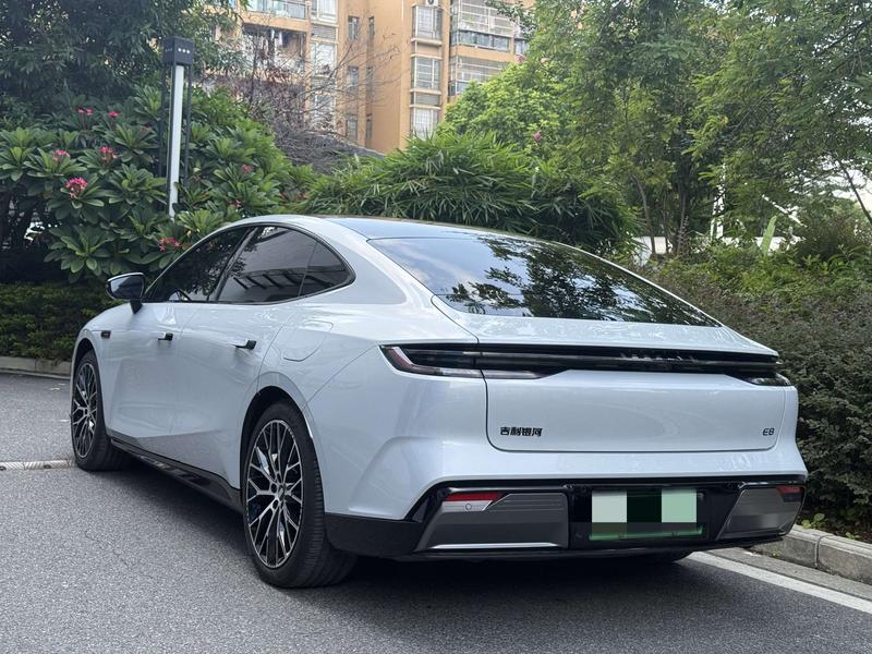 Geely Galaxy E8, 2024 — фото 5 из 11