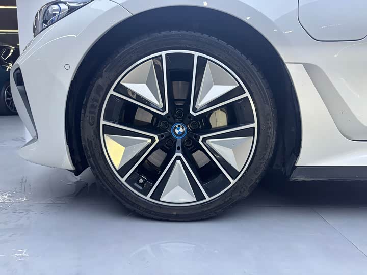 BMW i3, 2023 — фото 9 из 9
